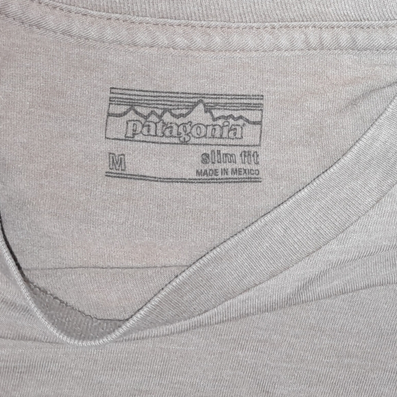 M Patagonia T Shirt 3/$20 - Picture 4 of 4